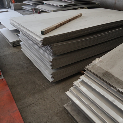 304 polierte warm gewalztes Edelstahlblech 1000-6000mm 316 für errichtendes Erdöl